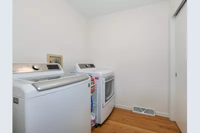 909  Bay View Cir, Mukwonago, WI 53149 - Photo 25