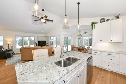 909  Bay View Cir, Mukwonago, WI 53149 - Photo 15