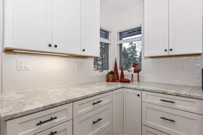 909  Bay View Cir, Mukwonago, WI 53149 - Photo 17