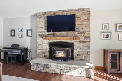 1746  Malibu Dr, Cedarburg, WI 53012 - Photo 19