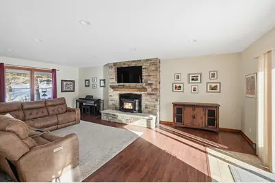 1746  Malibu Dr, Cedarburg, WI 53012 - Photo 17