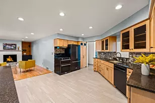 5554 S 25th St, Milwaukee, WI 53221 - Photo 5