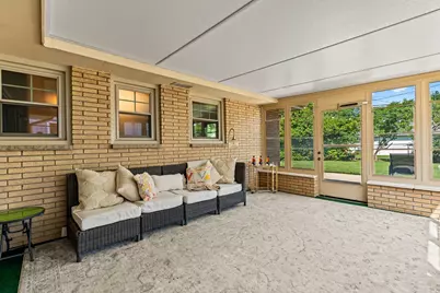 5554 S 25th St, Milwaukee, WI 53221 - Photo 17