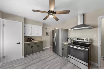 2217  Lefeber Ave, Wauwatosa, WI 53213 - Photo 5