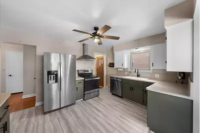 2217  Lefeber Ave, Wauwatosa, WI 53213 - Photo 3