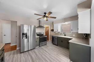 2217 Lefeber Ave, Wauwatosa, WI 53213 - Photo 3