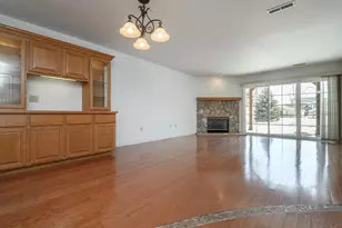 N16W26577 Wild Oats Dr, Pewaukee, WI 53072 - Photo 9