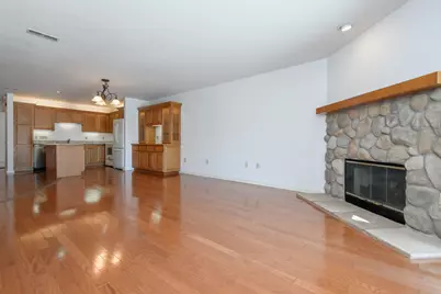 N16W26577  Wild Oats Dr #D, Pewaukee, WI 53072 - Photo 5