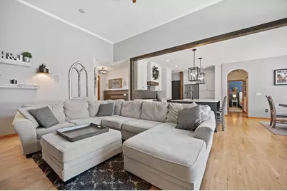 W243N2792  Creekside Dr, Pewaukee, WI 53072 - Photo 11