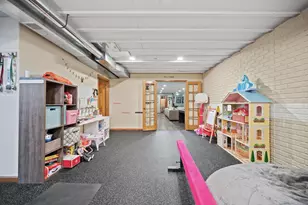 W243N2792 Creekside Dr, Pewaukee, WI 53072 - Photo 35