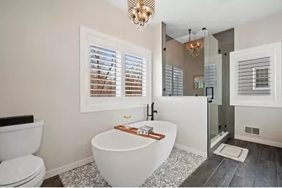 W243N2792  Creekside Dr, Pewaukee, WI 53072 - Photo 17