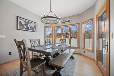 W243N2792  Creekside Dr, Pewaukee, WI 53072 - Photo 9