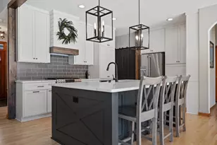 W243N2792 Creekside Dr, Pewaukee, WI 53072 - Photo 7