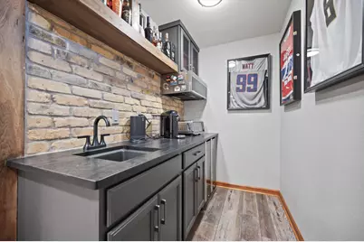 W243N2792  Creekside Dr, Pewaukee, WI 53072 - Photo 27