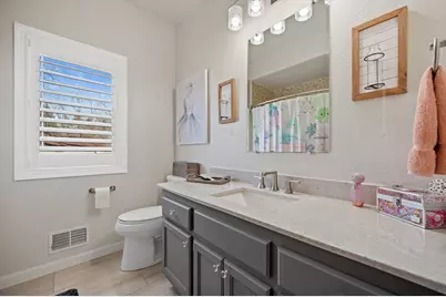 W243N2792  Creekside Dr, Pewaukee, WI 53072 - Photo 19