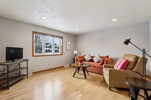 N73W15968 Alpine Ln, Menomonee Falls, WI 53051 - Photo 3