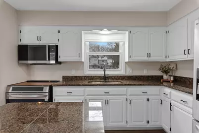 104 W Stoney Ridge Way, Saukville, WI 53080 - Photo 9