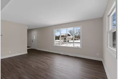 104 W Stoney Ridge Way, Saukville, WI 53080 - Photo 3