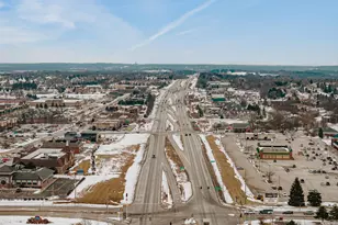 1118 Riverwalk Ct, Pewaukee, WI 53072 - Photo 57