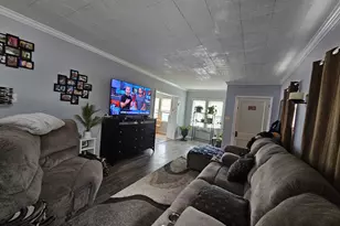 3049 S Hanson Ave, Milwaukee, WI 53207 - Photo 9