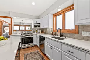 W177S7495 Harbor Cir, Muskego, WI 53150 - Photo 17