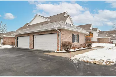 4740 S Forest Point Blvd, New Berlin, WI 53151 - Photo 21