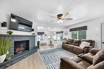 2225  Lakeshore Dr, Racine, WI 53139 - Photo 15