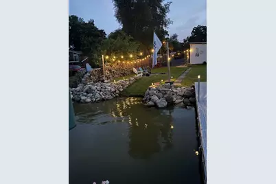 2225  Lakeshore Dr, Racine, WI 53139 - Photo 29