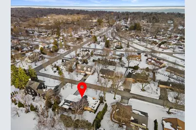 7535 N Fairchild Rd, Fox Point, WI 53217 - Photo 49