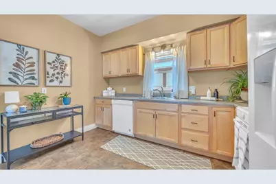 1744 S S 14th St, Sheboygan, WI 53081 - Photo 9