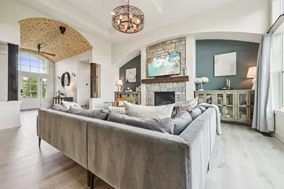 1609  Whistling Hill Cir, Hartland, WI 53029 - Photo 5