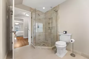 5550 N Hollywood Ave, Whitefish Bay, WI 53217 - Photo 33