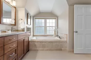 5550 N Hollywood Ave, Whitefish Bay, WI 53217 - Photo 31