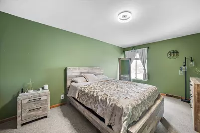 6378 S 20th St, Milwaukee, WI 53221 - Photo 9