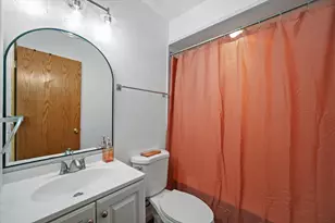 6378 S 20th St, Milwaukee, WI 53221 - Photo 11