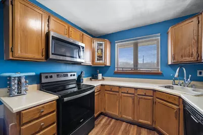 6378 S 20th St, Milwaukee, WI 53221 - Photo 7