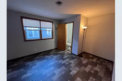 909  College Ave, Racine, WI 53403 - Photo 11