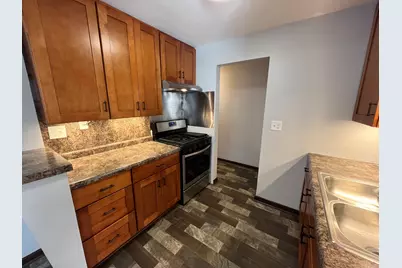 909  College Ave, Racine, WI 53403 - Photo 5