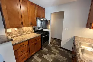 909 College Ave, Racine, WI 53403 - Photo 5