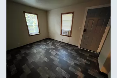 909  College Ave, Racine, WI 53403 - Photo 15