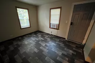 909 College Ave, Racine, WI 53403 - Photo 15