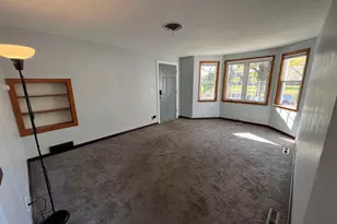 909 College Ave, Racine, WI 53403 - Photo 9