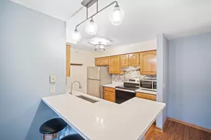 530 N Silverbrook Dr, West Bend, WI 53090 - Photo 5