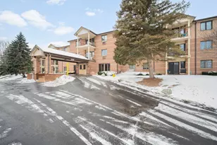 530 N Silverbrook Dr, West Bend, WI 53090 - Photo 1