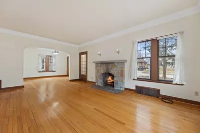 2408 N 73rd St, Wauwatosa, WI 53213 - Photo 11