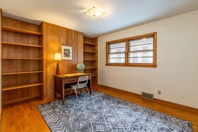 174 W Saveland Ave, Milwaukee, WI 53207 - Photo 15