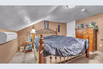 615 E Washington Ave, Cleveland, WI 53015 - Photo 17