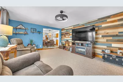 615 E Washington Ave, Cleveland, WI 53015 - Photo 11