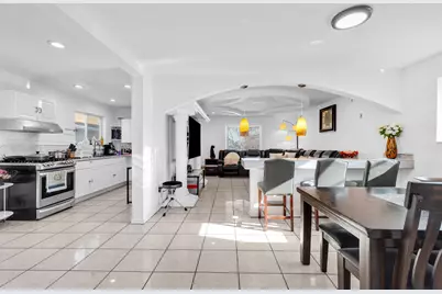 1963  S.  7th St, Milwaukee, WI 53207 - Photo 9