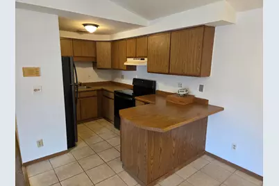 215  Franklin St #G, Delavan, WI 53115 - Photo 5